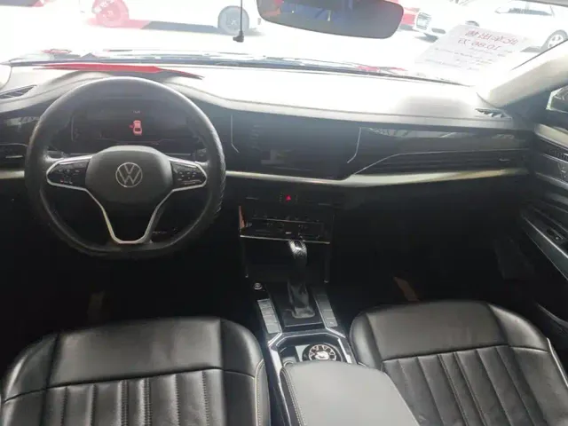 Volkswagen Passat — Фото автомобиля 12