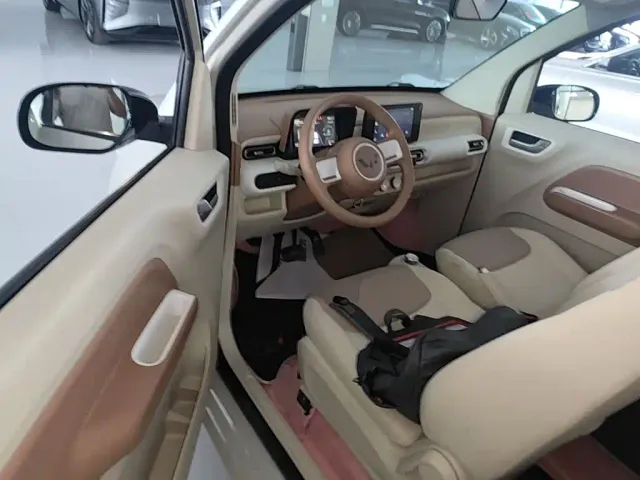 Wuling Hongguang Mini EV — Фото автомобиля 15