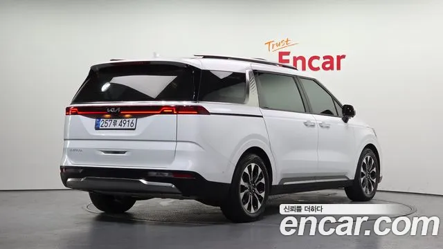 Kia Canival — Фото автомобиля 2