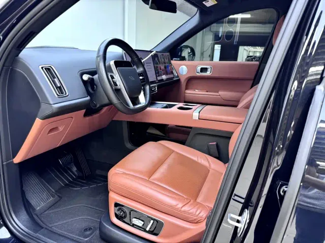 Li Auto L8 — Фото автомобиля 9