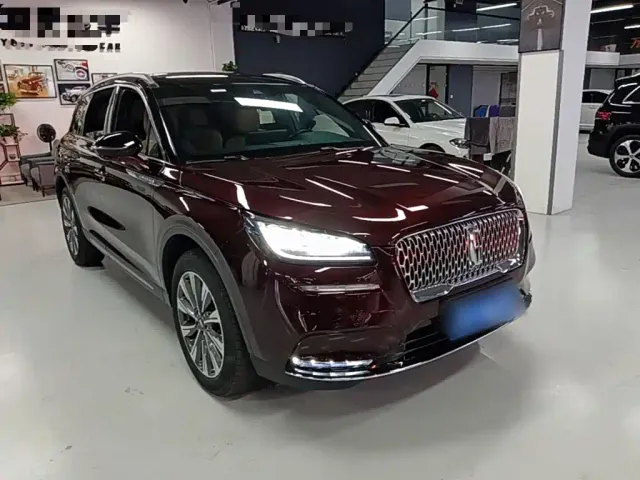 Lincoln Corsair — Фото автомобиля 3