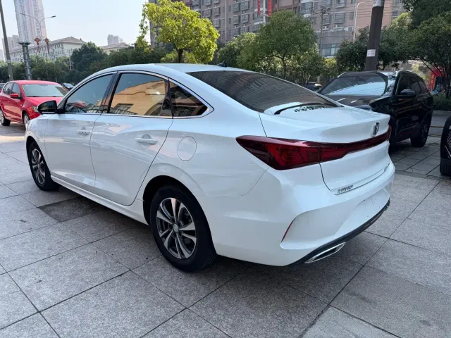Changan Eado — Фото автомобиля 9