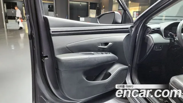 Hyundai Tucson Tucson (NX4) Дизель 2.0 2WD — Фото автомобиля 23