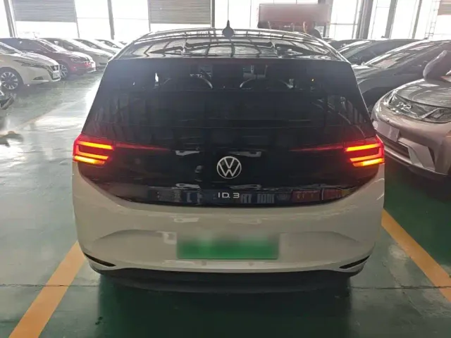 Volkswagen ID.3 — Фото автомобиля 5