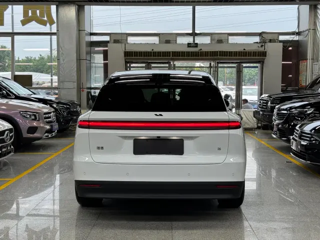 Li Auto i6 — Фото автомобиля 15