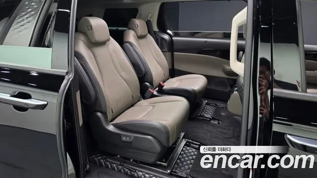 Kia Carnival Generation 4 — Фото автомобиля 18