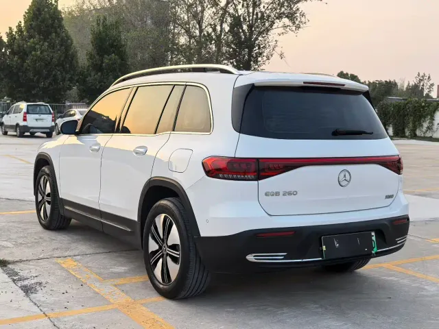 Mercedes-Benz EQB — Фото автомобиля 7