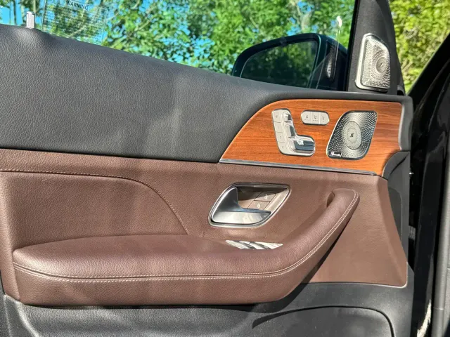 Mercedes-Benz GLS-Class — Фото автомобиля 11