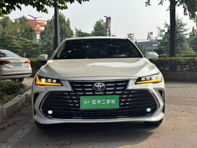 Toyota Avalon — Фото автомобиля 2