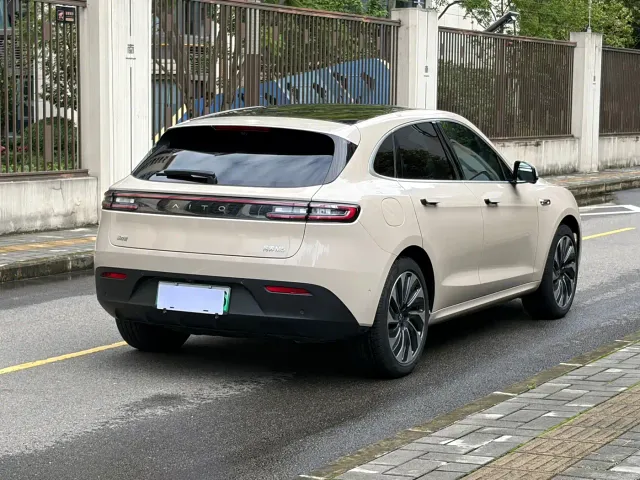 Aito M5 — Фото автомобиля 8