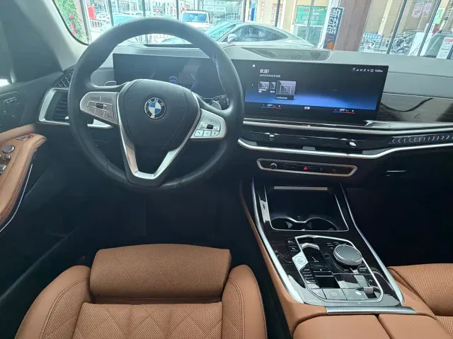 BMW X7 — Фото автомобиля 18