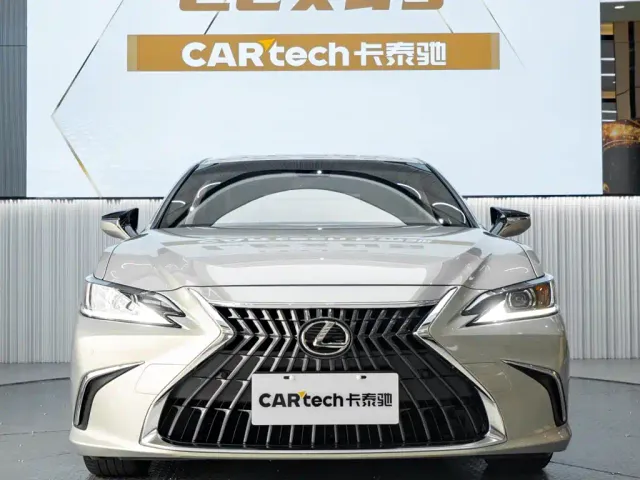 Lexus ES — Фото автомобиля 2