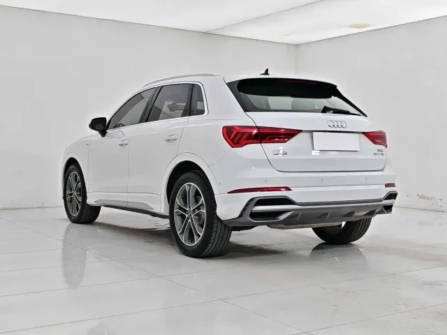 Audi Q3 — Фото автомобиля 4