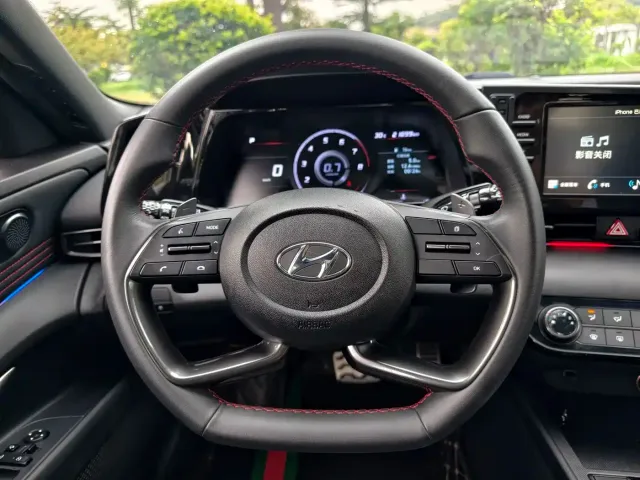 Hyundai Elantra — Фото автомобиля 20