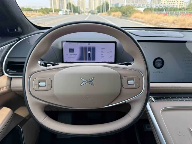 Xpeng G9 — Фото автомобиля 13