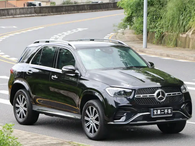 Mercedes-Benz GLE-Class — Фото автомобиля 3