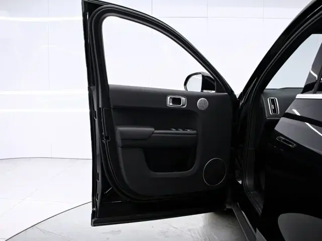 Li Auto L9 — Фото автомобиля 12