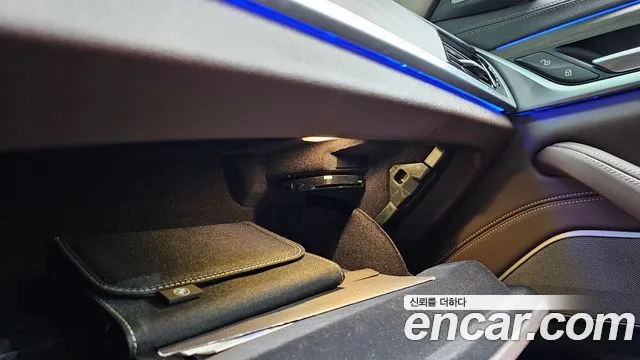 BMW 5-Series — Фото автомобиля 25