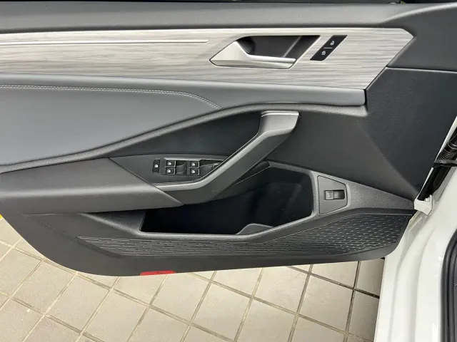 Volkswagen Sagitar — Фото автомобиля 16