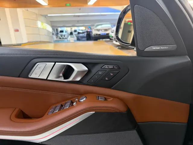 BMW X7 — Фото автомобиля 11