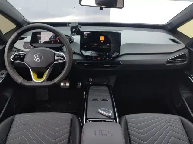 Volkswagen ID.3 — Фото автомобиля 12