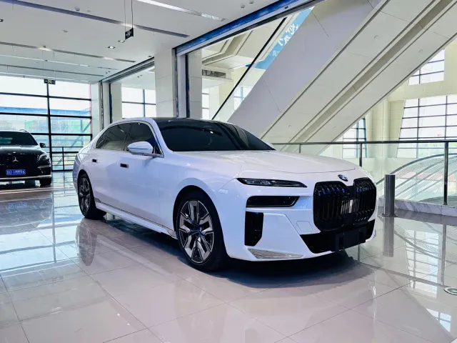 BMW 7 Series — Фото автомобиля 3