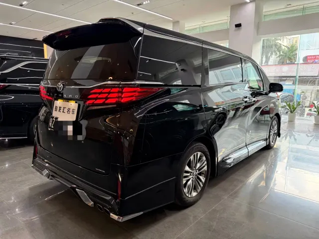 Toyota Alphard — Фото автомобиля 3