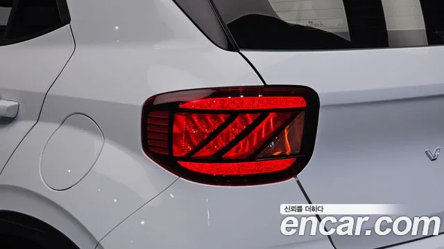 Hyundai Venue — Фото автомобиля 8