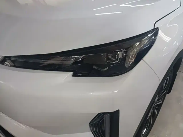 Changan Qiyuan Q05 — Фото автомобиля 23