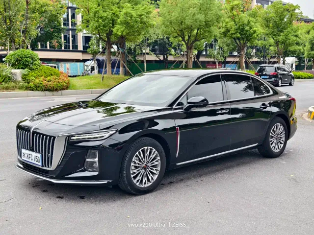 Фотография автомобиля — Hongqi H5