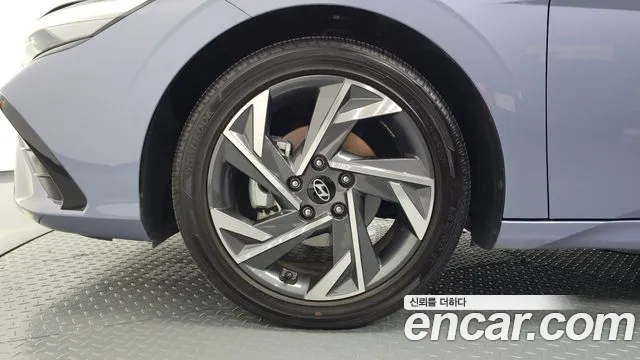 Hyundai Avante CN7 — Фото автомобиля 5