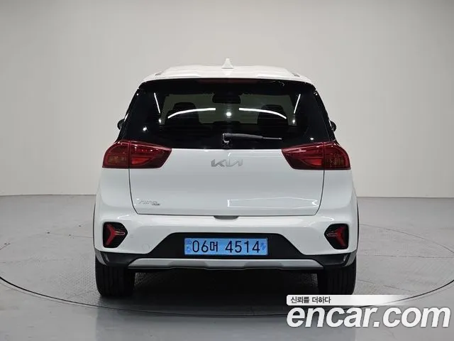 Kia Niro — Фото автомобиля 3
