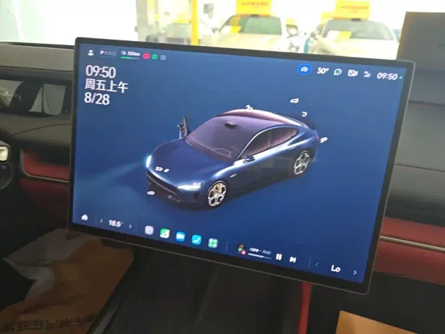 Xiaomi SU7 — Фото автомобиля 12