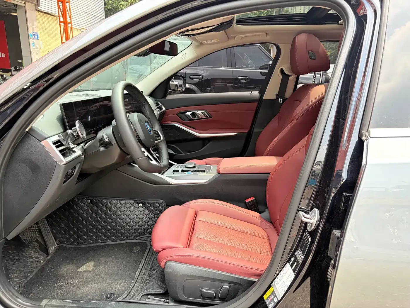 BMW BMW i3 2025 eDrive 35 L — Фото автомобиля 4