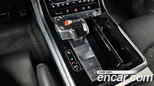 Audi Q8 55 TFSI quattro Premium — Фото автомобиля 7