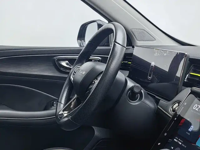 Roewe RX5 — Фото автомобиля 22