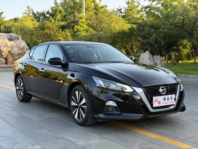 Nissan Teana — Фото автомобиля 3