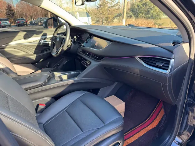 Buick Enclave — Фото автомобиля 18