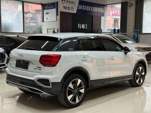Audi Q2L — Фото автомобиля 4