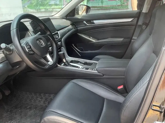 Honda Accord — Фото автомобиля 4