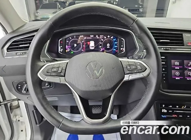 Volkswagen Tiguan — Фото автомобиля 9