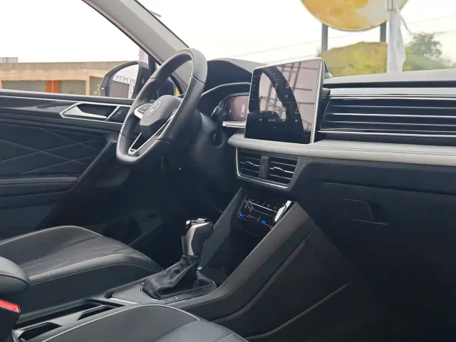 Volkswagen Tiguan L — Фото автомобиля 10