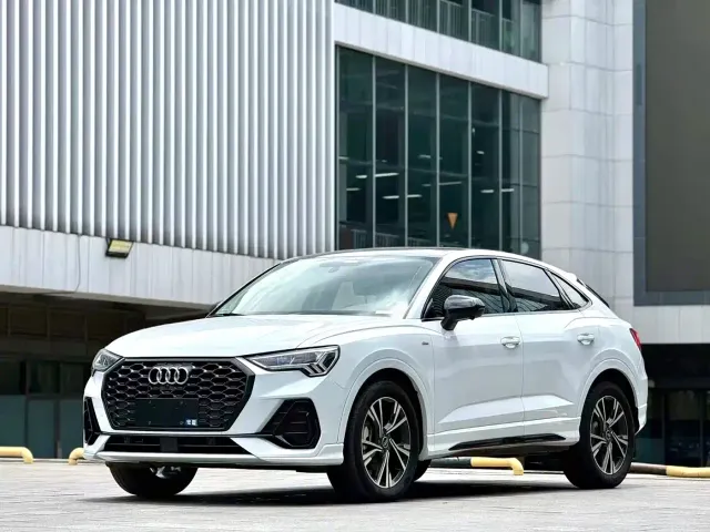 Фотография автомобиля — Audi Q3 Sportback