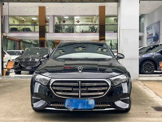 Mercedes-Benz E-Class — Фото автомобиля 2