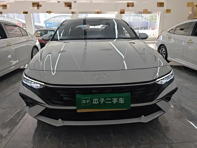 Hyundai Elantra — Фото автомобиля 2