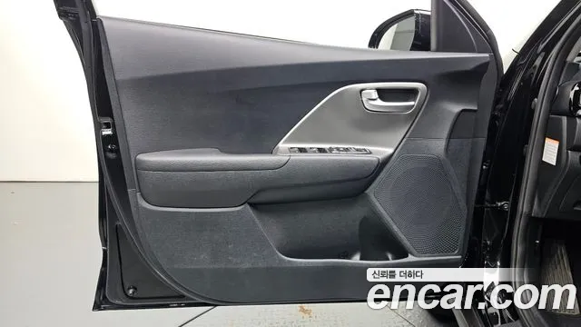 Kia Niro Niro Plus Air — Фото автомобиля 24