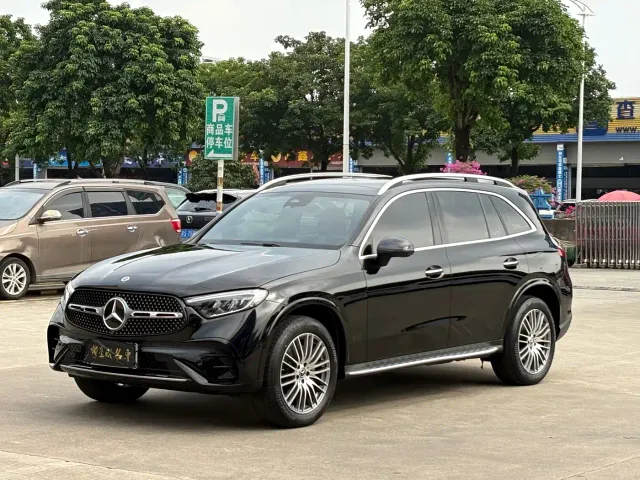 Фотография автомобиля — Mercedes-Benz GLC-Class