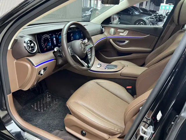 Mercedes-Benz E-Class — Фото автомобиля 9