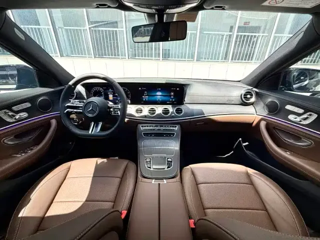 Mercedes-Benz E-Class — Фото автомобиля 6