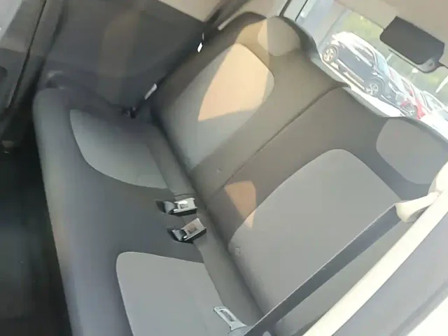 Wuling Hongguang Mini EV — Фото автомобиля 16